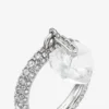 Anello a forma di cuore Anello a forma di cuore con finitura argento e cristalli Anello a forma di cuore Anello a forma di cuore con finitura argento e cristalli