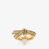 Anello con nastro Anello con perla e nastro in metallo dorato Anello con nastro Anello con perla e nastro in metallo dorato