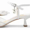 Aren Sling Back 45 Sandali con cinturino posteriore in rete di cristallo bianco con ciondolo a perla Aren Sling Back 45 Sandali con cinturino posteriore in rete di cristallo bianco con ciondolo a perla
