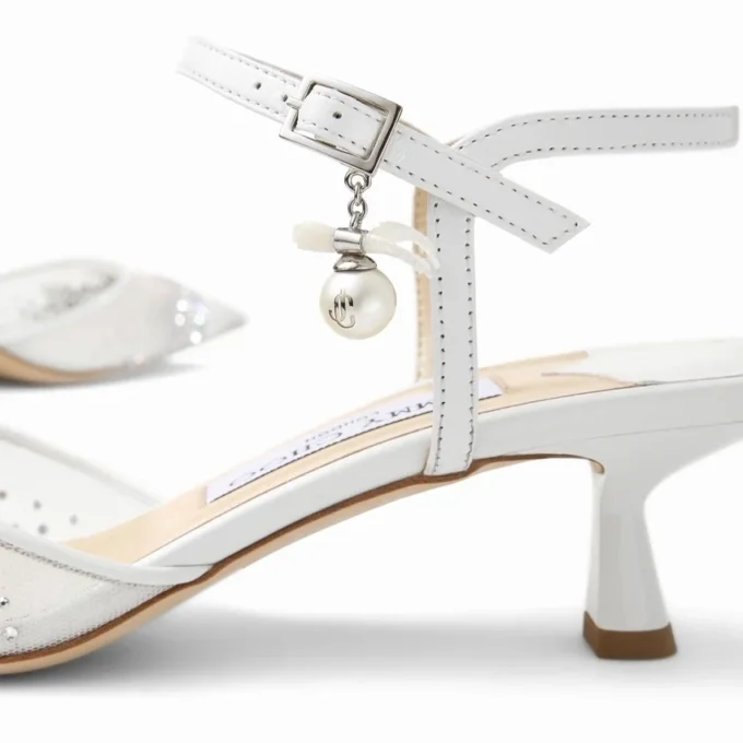 Aren Sling Back 45 Sandali con cinturino posteriore in rete di cristallo bianco con ciondolo a perla Aren Sling Back 45 Sandali con cinturino posteriore in rete di cristallo bianco con ciondolo a perla
