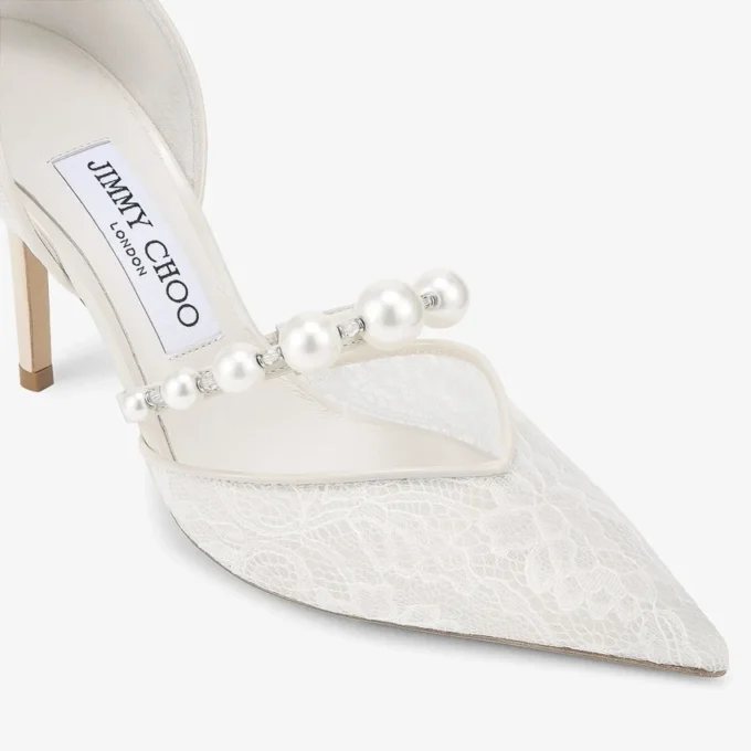 Aurelie 85 Ivory: décolleté in pizzo jimmy choo con decorazioni in perla Aurelie 85 Ivory: décolleté in pizzo jimmy choo con decorazioni in perla