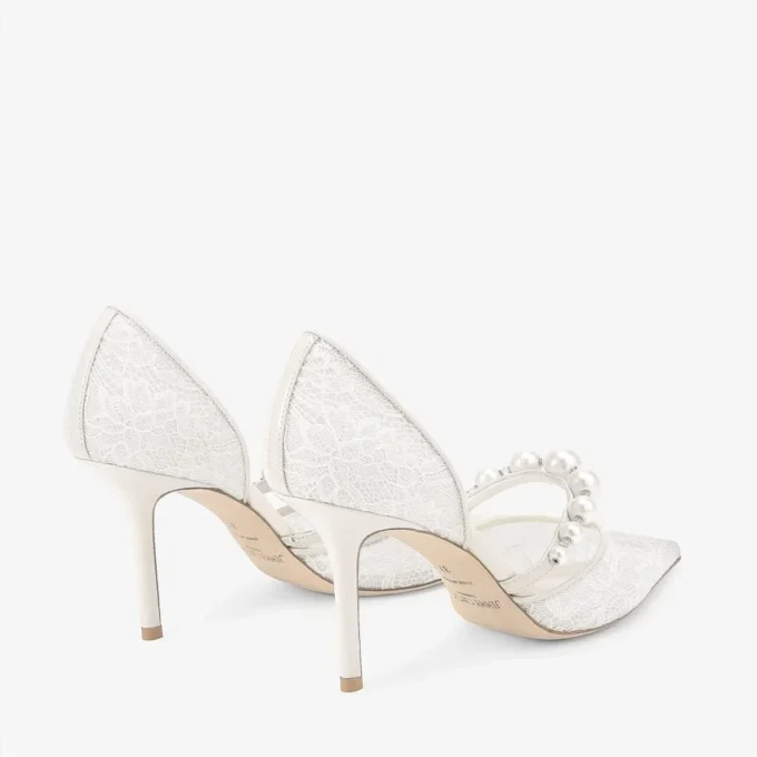 Aurelie 85 Ivory: décolleté in pizzo jimmy choo con decorazioni in perla Aurelie 85 Ivory: décolleté in pizzo jimmy choo con decorazioni in perla