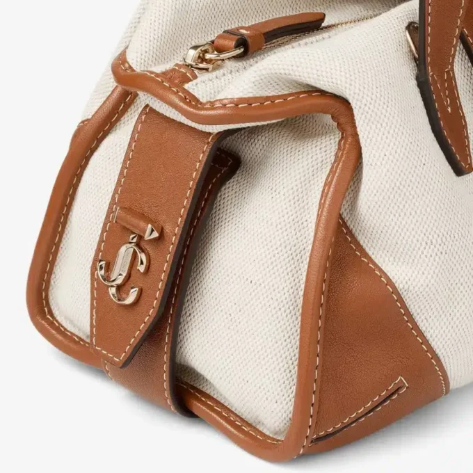 Bar Holdall Small Borsa da viaggio in tela riciclata naturale e marrone chiaro con finiture in pelle Biker Bar Holdall Small Borsa da viaggio in tela riciclata naturale e marrone chiaro con finiture in pelle Biker