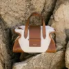 Bar Holdall Small Borsa da viaggio in tela riciclata naturale e marrone chiaro con finiture in pelle Biker Bar Holdall Small Borsa da viaggio in tela riciclata naturale e marrone chiaro con finiture in pelle Biker
