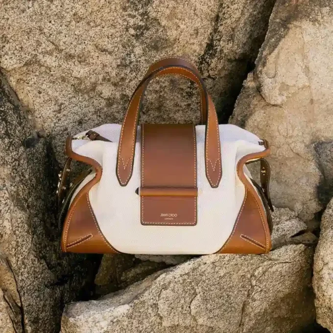 Bar Holdall Small Borsa da viaggio in tela riciclata naturale e marrone chiaro con finiture in pelle Biker Bar Holdall Small Borsa da viaggio in tela riciclata naturale e marrone chiaro con finiture in pelle Biker