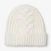 Berretto Yuki a trecce color latte con etichetta in pelle Berretto Yuki a trecce color latte con etichetta in pelle