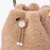 Borsa a secchiello Bon Bon color caramello con manico in metallo Borsa a secchiello Bon Bon color caramello con manico in metallo