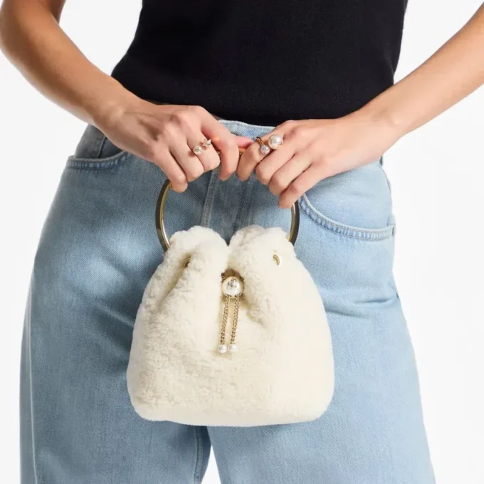 Borsa a secchiello Bon Bon in pelle naturale con manico in metallo Borsa a secchiello Bon Bon in pelle naturale con manico in metallo