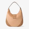 Borsa a tracolla Bar Hobo M in pelle scamosciata color caramello con finiture in pelle stile Biker