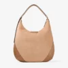 Borsa a tracolla Bar Hobo M in pelle scamosciata color caramello con finiture in pelle stile Biker