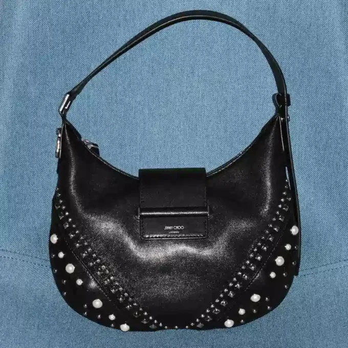 Borsa a tracolla Bar Hobo Small in pelle Biker nera con borchie in perla Borsa a tracolla Bar Hobo Small in pelle Biker nera con borchie in perla