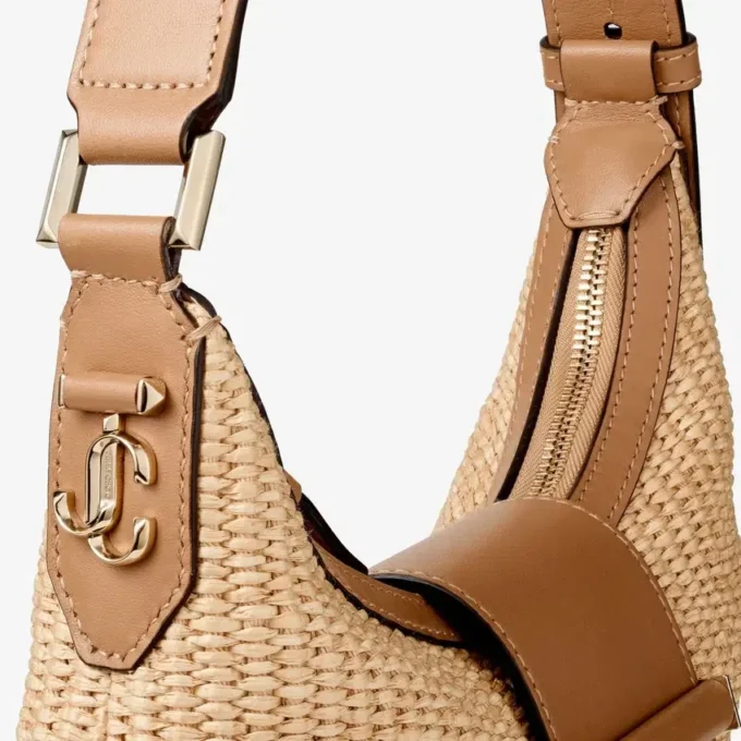 Borsa a tracolla Bar Hobo Small in rafia naturale e color caramello con finiture in pelle di vitello liscia