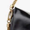 Borsa a tracolla Callie in pelle biker nera lucida con patta Borsa a tracolla Callie in pelle biker nera lucida con patta