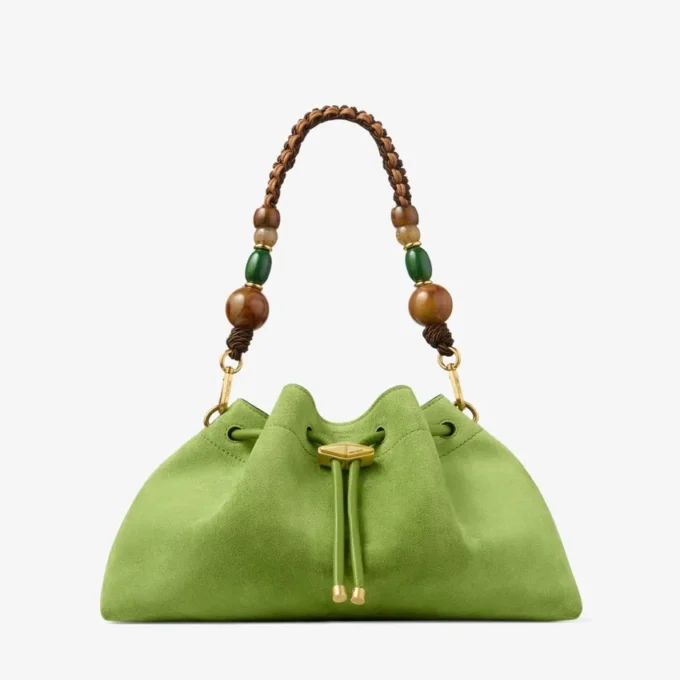 Borsa a tracolla Cinch Medium in pelle scamosciata color trifoglio con tracolla intrecciata e perline Borsa a tracolla Cinch Medium in pelle scamosciata color trifoglio con tracolla intrecciata e perline