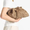 Borsa a tracolla Cinch Medium in rafia intrecciata con motivo floreale naturale Borsa a tracolla Cinch Medium in rafia intrecciata con motivo floreale naturale