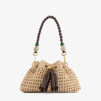 Borsa a tracolla Cinch Small in rafia lavorata all’uncinetto nei colori naturale e cioccolato con tracolla intrecciata