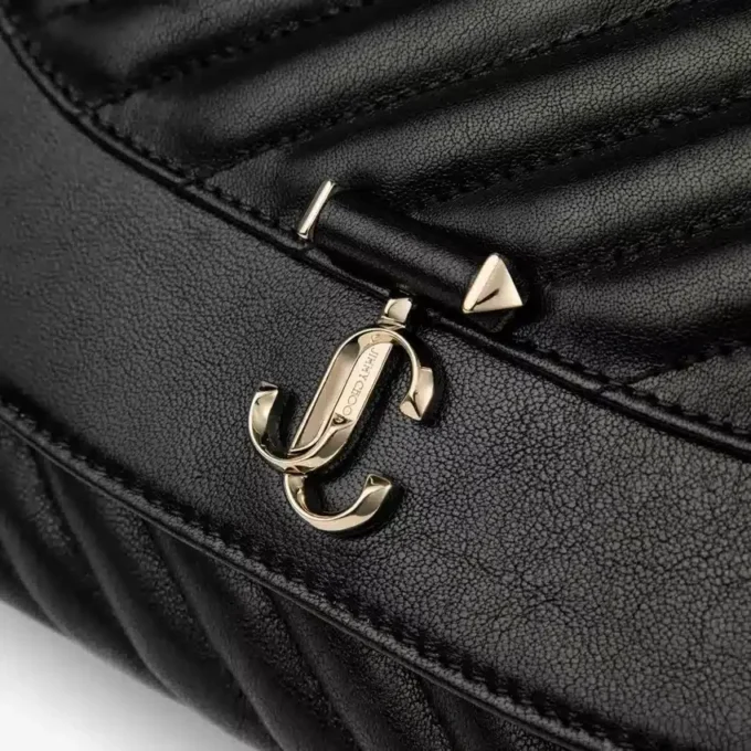 Borsa a tracolla Curve Cross Body Medium in pelle Biker trapuntata nera Borsa a tracolla Curve Cross Body Medium in pelle Biker trapuntata nera