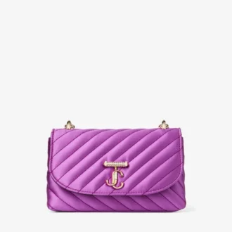 Borsa a tracolla Curve piccola in raso trapuntato viola orchidea con barra Jc in cristallo