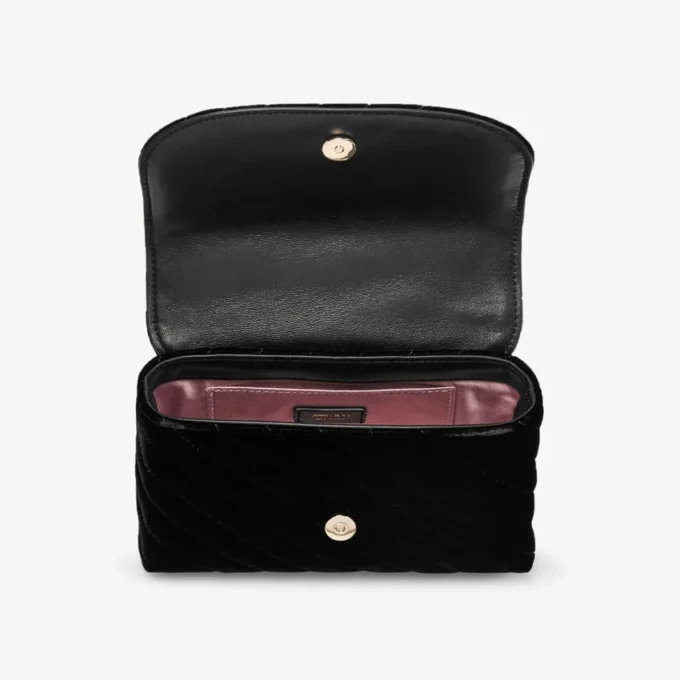Borsa a tracolla Curve piccola in velluto trapuntato nero con barra Jc in cristallo Borsa a tracolla Curve piccola in velluto trapuntato nero con barra Jc in cristallo