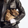 Borsa a tracolla media in cavallino con stampa leopardata naturale Borsa a tracolla media in cavallino con stampa leopardata naturale