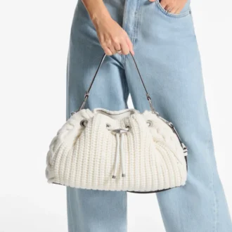 Borsa a tracolla media in maglia di lana color latte