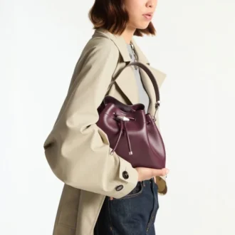 Borsa a tracolla media in pelle color granato Cinch