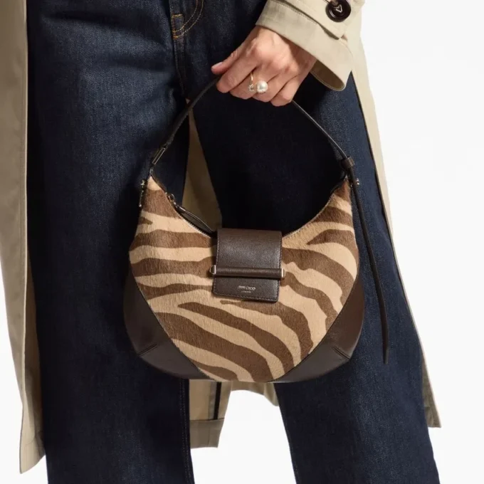 Borsa a tracolla piccola Hobo in pelle di pony con stampa zebrata naturale