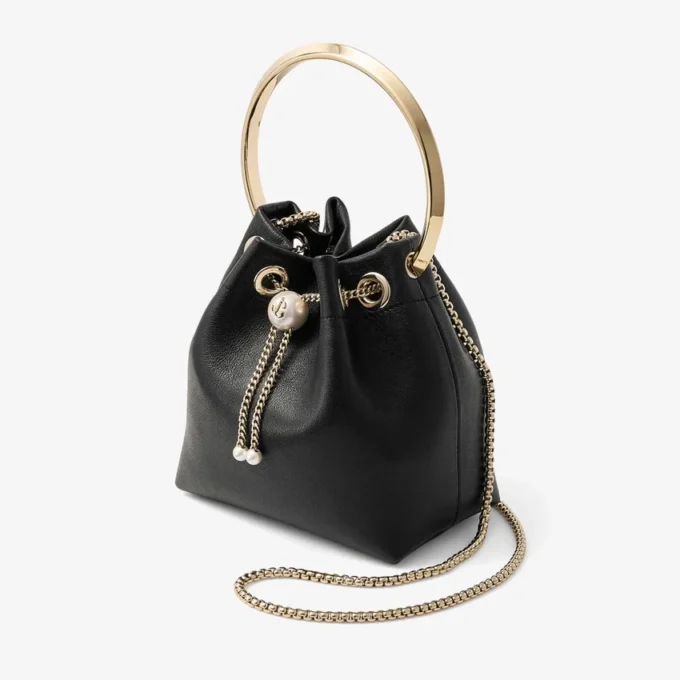 Borsa Bon Bon in pelle nera stile Biker con chiusura a perla Borsa Bon Bon in pelle nera stile Biker con chiusura a perla