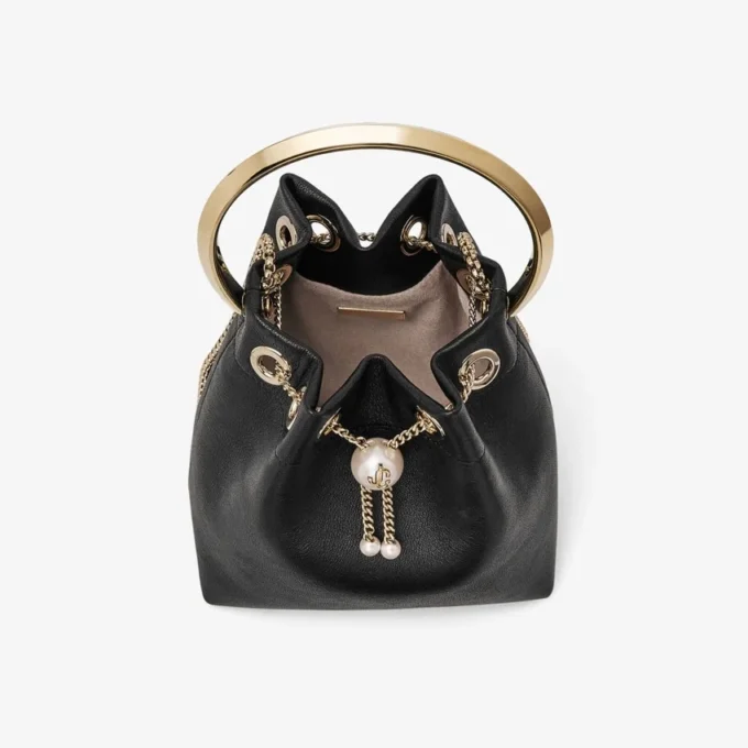 Borsa Bon Bon in pelle nera stile Biker con chiusura a perla Borsa Bon Bon in pelle nera stile Biker con chiusura a perla