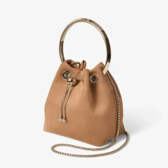 Borsa Bon Bon in pelle scamosciata color caramello con chiusura a sfera in metallo