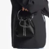 Borsa Bon Bon in raso nero con manico in metallo Borsa Bon Bon in raso nero con manico in metallo
