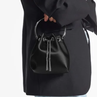 Borsa Bon Bon in raso nero con manico in metallo
