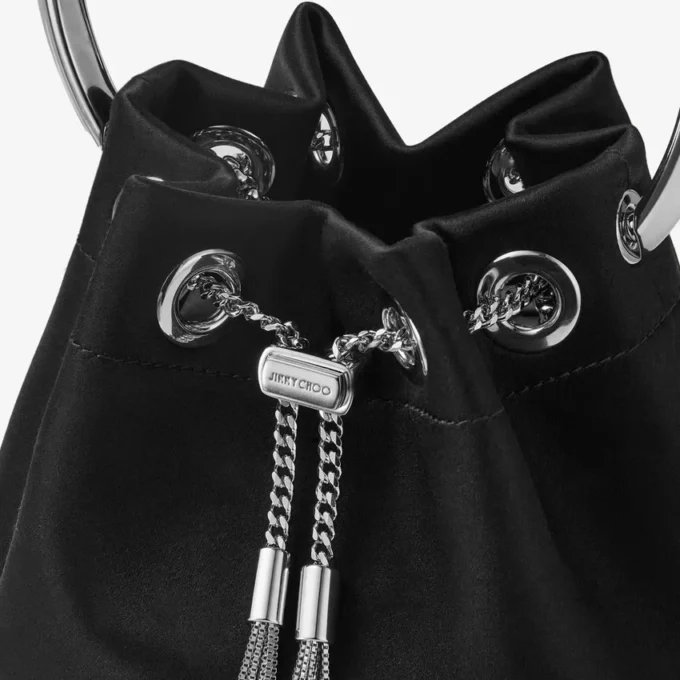 Borsa Bon Bon in raso nero con manico in metallo Borsa Bon Bon in raso nero con manico in metallo