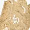 Bracciale rigido con intagli a pizzo Bracciale rigido in metallo dorato con pizzo Bracciale rigido con intagli a pizzo Bracciale rigido in metallo dorato con pizzo