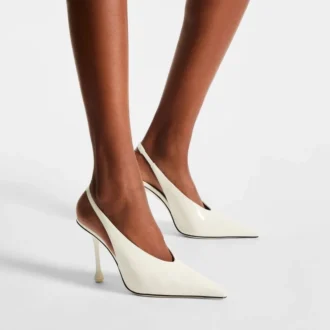 Décolleté Isa 95 in vernice color latte