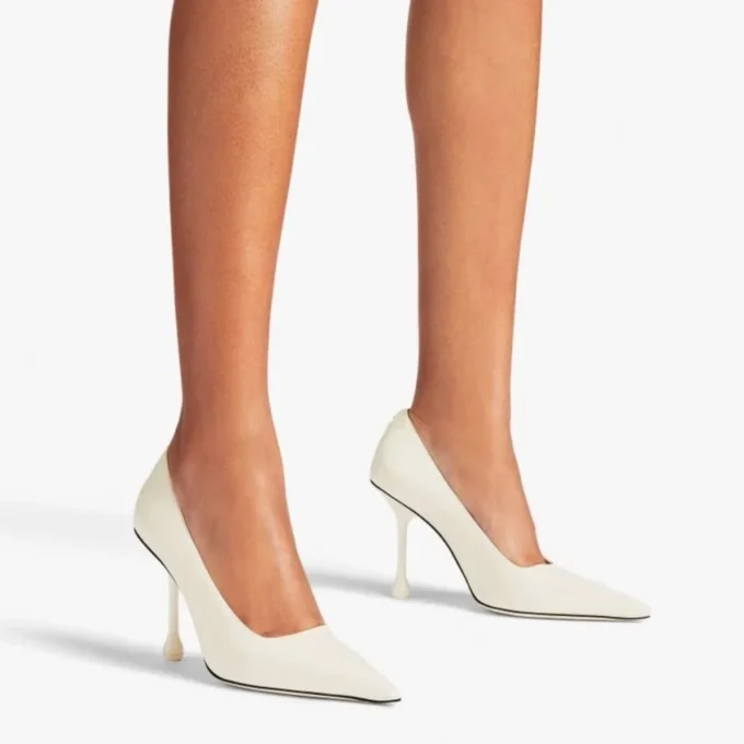 Décolleté Ixia 95 in vernice color latte