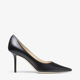 Décolleté Love 85 in pelle di vitello nera con emblema Jc