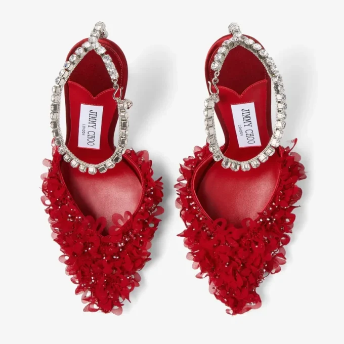 Décolleté Saeda 100 in rete rosso rubino con ricamo a petali Décolleté Saeda 100 in rete rosso rubino con ricamo a petali