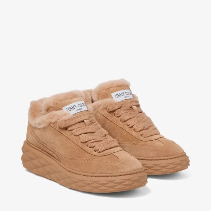Diamond Maxi Retro F Sneakers basse in pelle scamosciata color caramello con pelliccia di montone