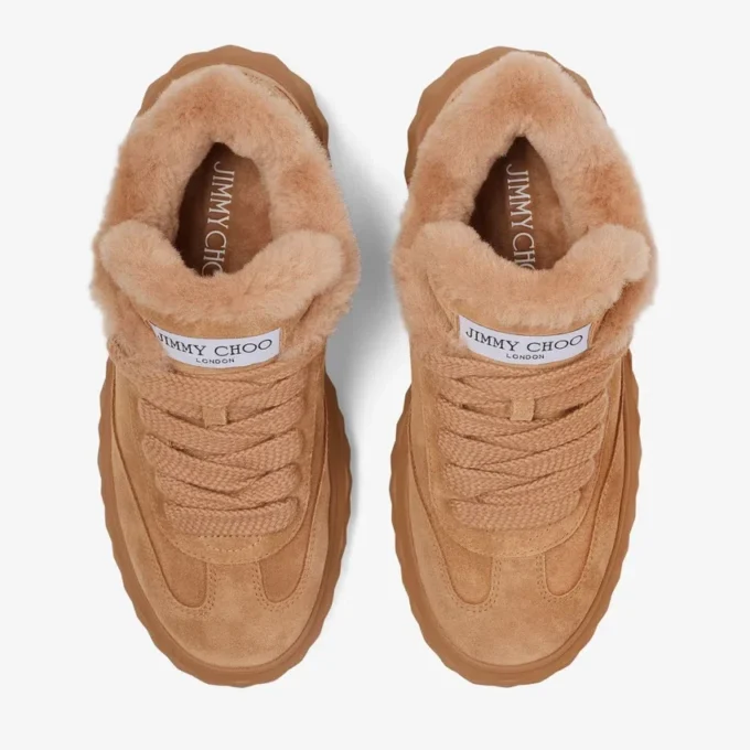 Diamond Maxi Retro F Sneakers basse in pelle scamosciata color caramello con pelliccia di montone