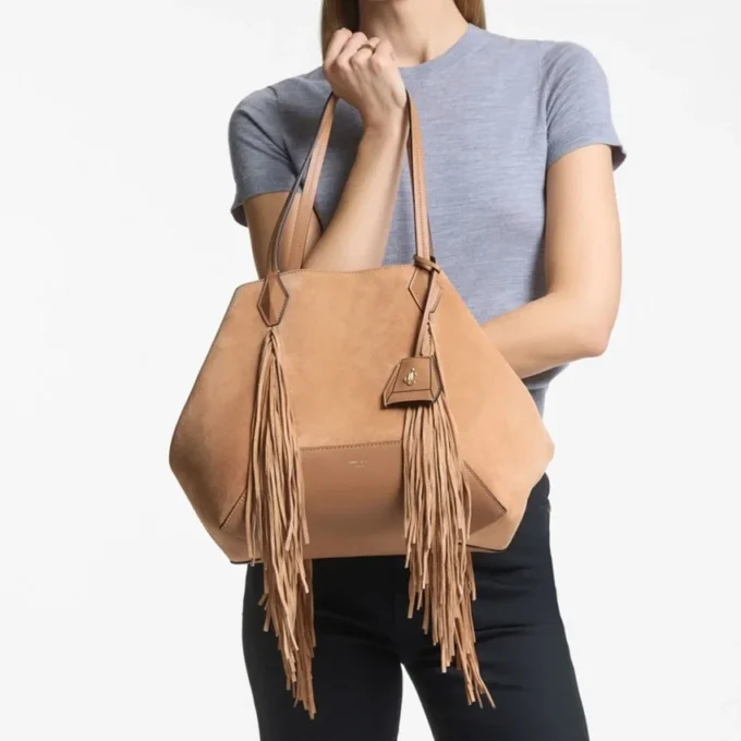 Diamond Tote Borsa tote media in pelle scamosciata color caramello con frange Diamond Tote Borsa tote media in pelle scamosciata color caramello con frange