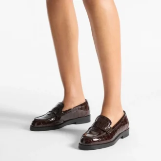 Ivy Loafer in pelle goffrata lucida effetto coccodrillo color sambuco