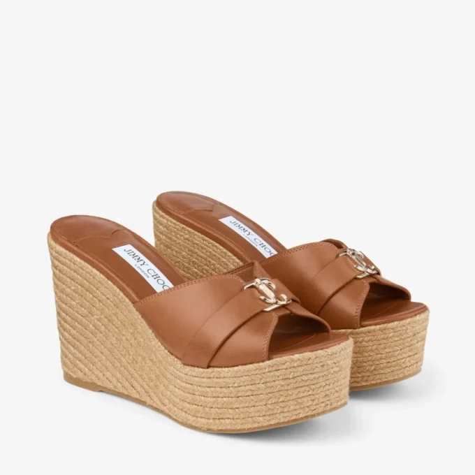 Leda Wedge 100 Mule con zeppa in pelle nappa color cuoio Leda Wedge 100 Mule con zeppa in pelle nappa color cuoio