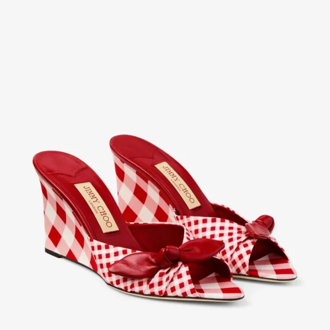 Livi Wedge 85: sabot con zeppa in cotone a quadretti misti rosso rubino con fiocco a quadretti Livi Wedge 85: sabot con zeppa in cotone a quadretti misti rosso rubino con fiocco a quadretti
