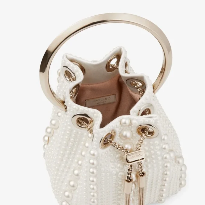 Micro Bon Bon Mini Borsa in Raso Avorio con Perle su Tutta la Superficie Micro Bon Bon Mini Borsa in Raso Avorio con Perle su Tutta la Superficie