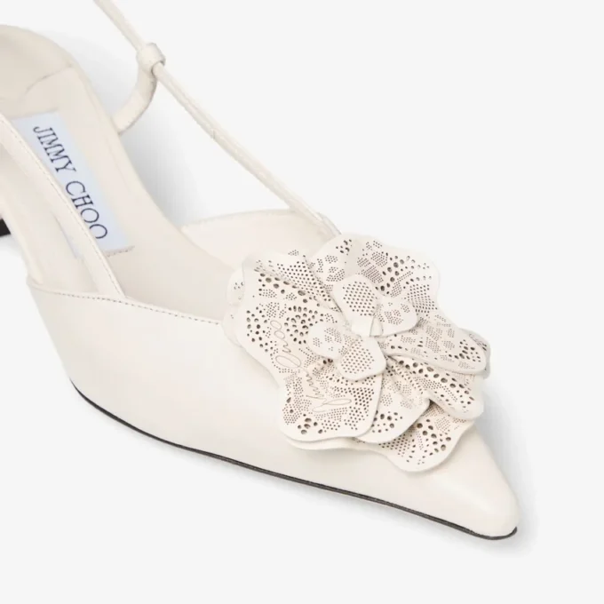 Mimmi Sling Back 50 Latte Sandali con cinturino posteriore in pelle nappa lucida con decorazione in pizzo Mimmi Sling Back 50 Latte Sandali con cinturino posteriore in pelle nappa lucida con decorazione in pizzo