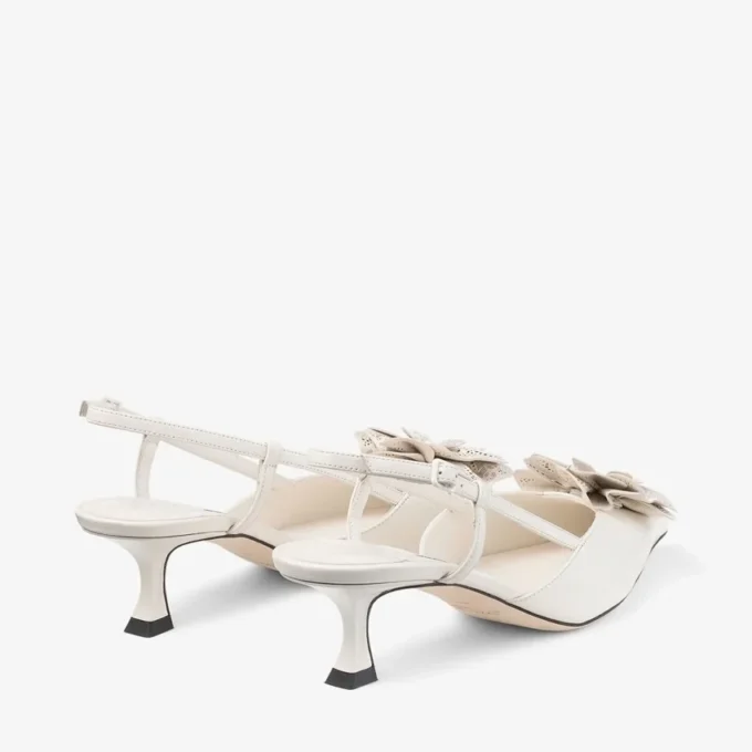 Mimmi Sling Back 50 Latte Sandali con cinturino posteriore in pelle nappa lucida con decorazione in pizzo Mimmi Sling Back 50 Latte Sandali con cinturino posteriore in pelle nappa lucida con decorazione in pizzo
