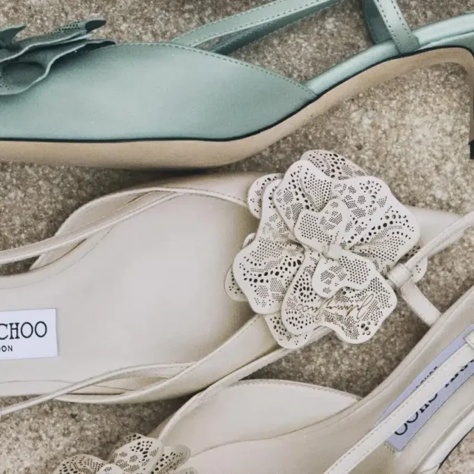 Mimmi Sling Back 50 Latte Sandali con cinturino posteriore in pelle nappa lucida con decorazione in pizzo Mimmi Sling Back 50 Latte Sandali con cinturino posteriore in pelle nappa lucida con decorazione in pizzo