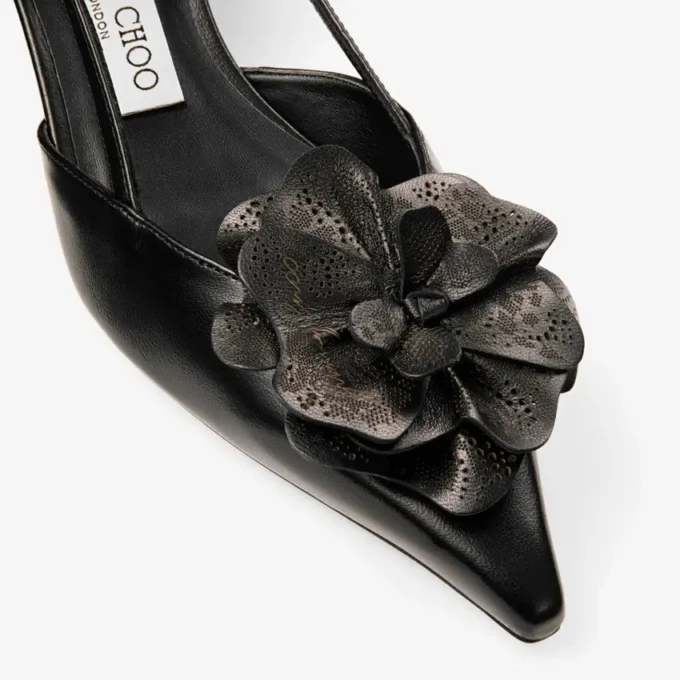Mimmi Sling Back 50: sandali con cinturino posteriore in nappa lucida nera con decorazione in pizzo di nappa Mimmi Sling Back 50: sandali con cinturino posteriore in nappa lucida nera con decorazione in pizzo di nappa