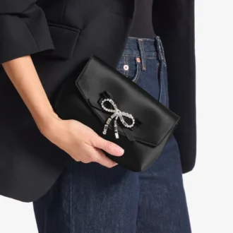 Mini borsa con fiocco morbido Mini borsa in raso nero con fiocco in cristallo Mini borsa con fiocco morbido Mini borsa in raso nero con fiocco in cristallo